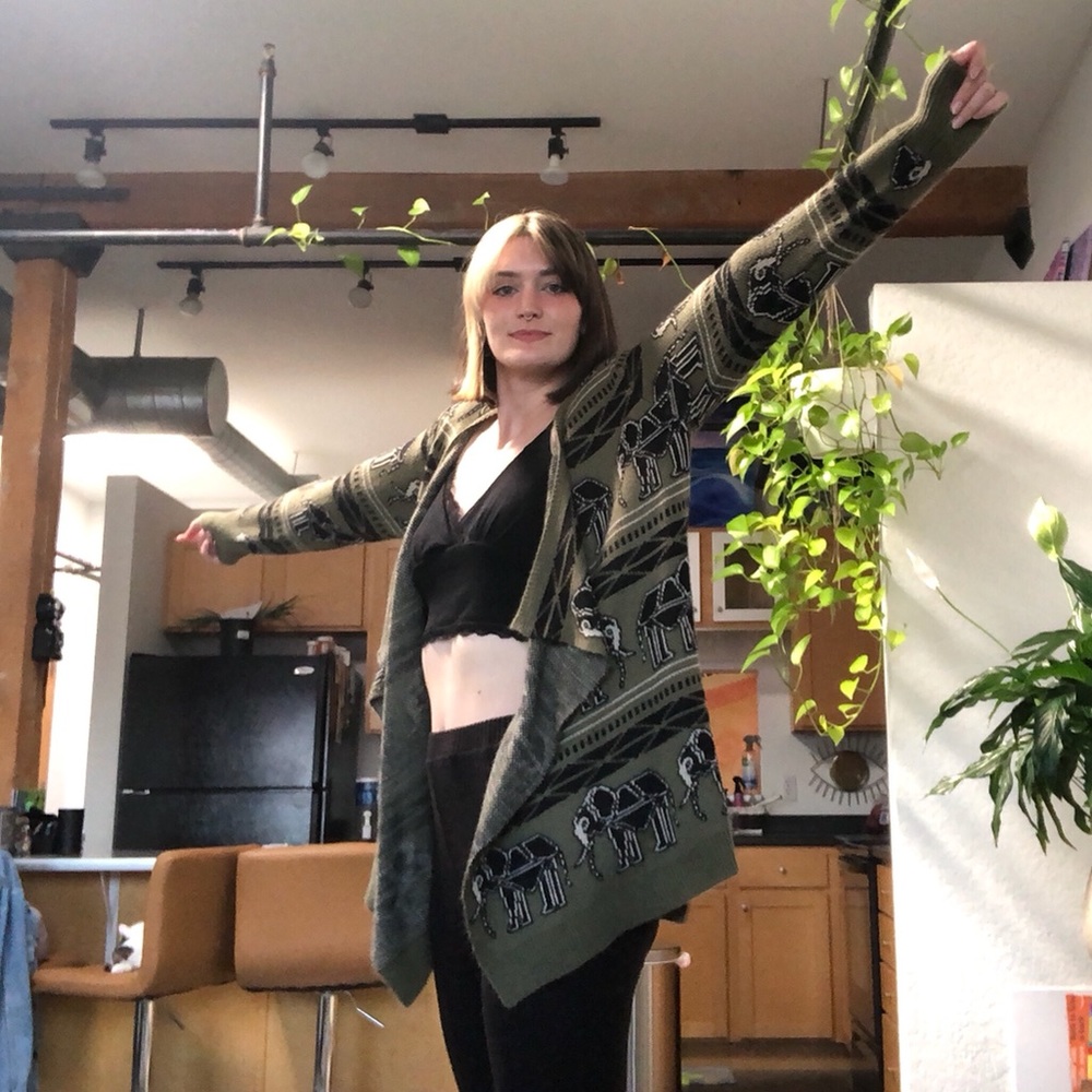 Elephant Cardigan - Picture 2 of 5